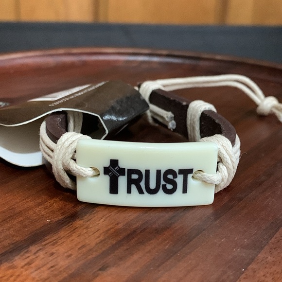 NWT CTA brown and white "Trust" adjustable bracelet - Picture 1 of 5